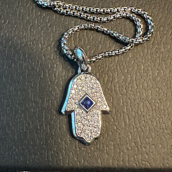 David Yurman 18k White Gold Hamsa Amulet and Chain - Picture 4 of 7
